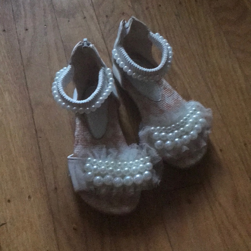 White toddler 8 sandle